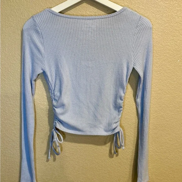 Hollister Must Have Collection Baby Tee Long Sleeve Tie Sides Size XS Periwinkle - Picture 6 of 6
